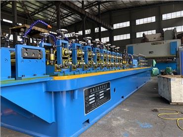 鋼管製造機
